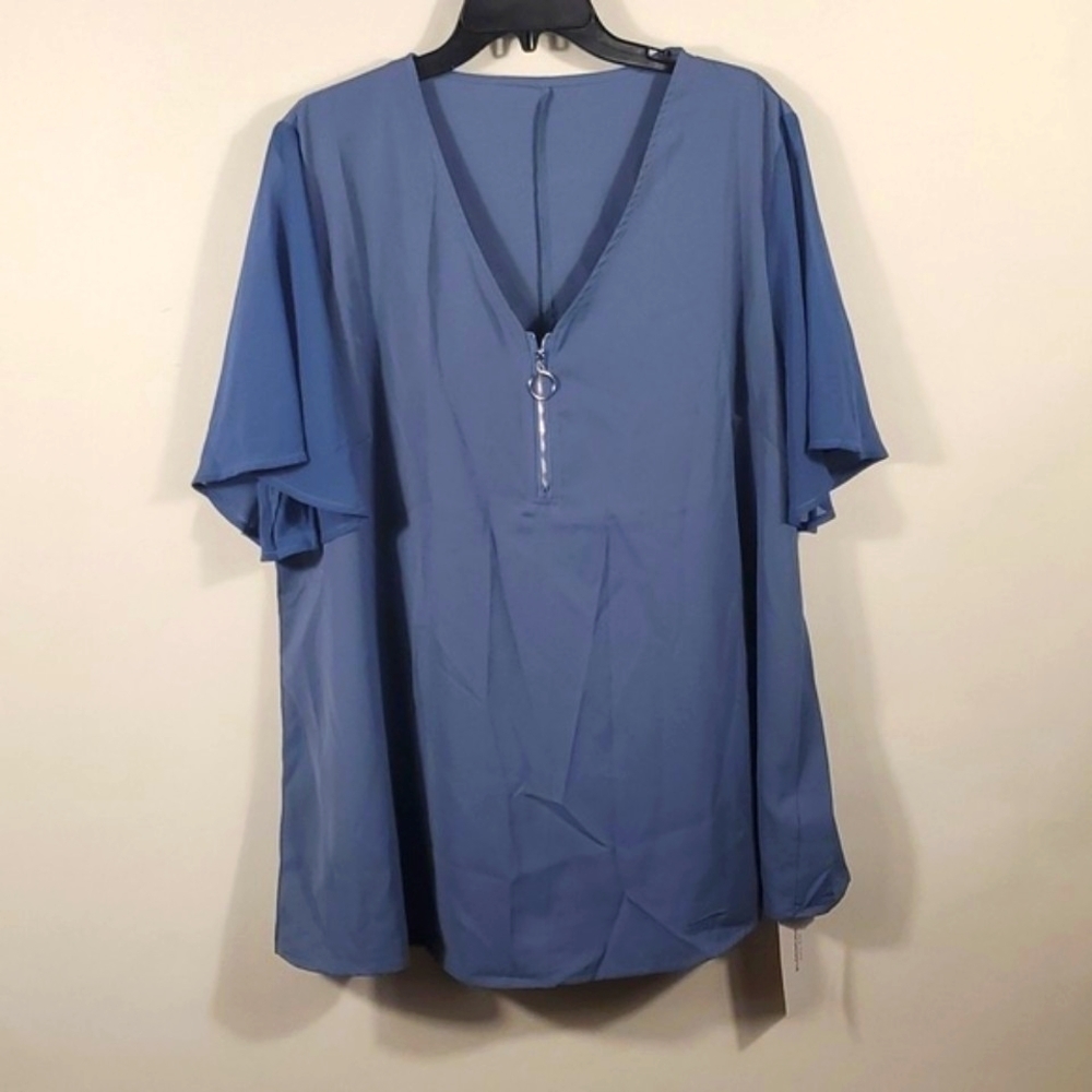 BloomChic V-Neck Blue grayish  blouse Size 18-20 (2Xl) NWTG